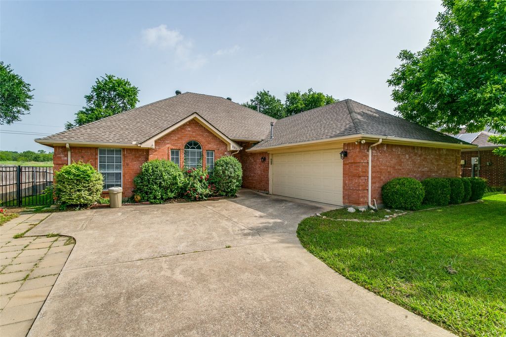 531 Beasley Drive, Lewisville, TX 75057
