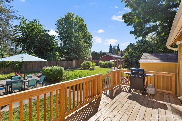 33917 SE 43rd Street, Fall City, WA 98024