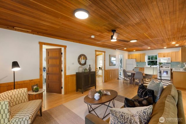 33917 SE 43rd Street, Fall City, WA 98024