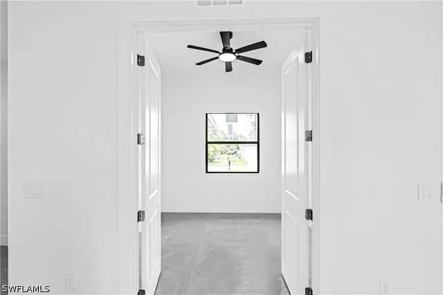 716 Connecticut LN, Lehigh Acres, FL 33936