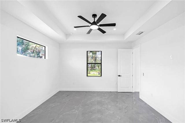 716 Connecticut LN, Lehigh Acres, FL 33936