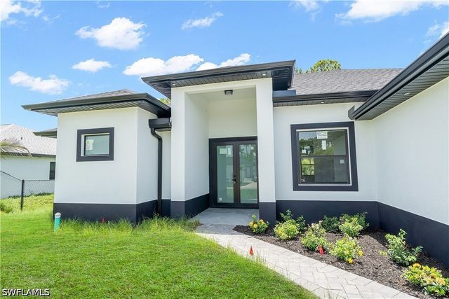 716 Connecticut LN, Lehigh Acres, FL 33936