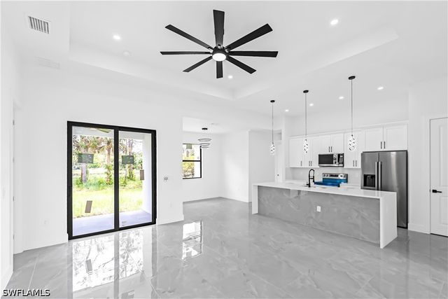 716 Connecticut LN, Lehigh Acres, FL 33936