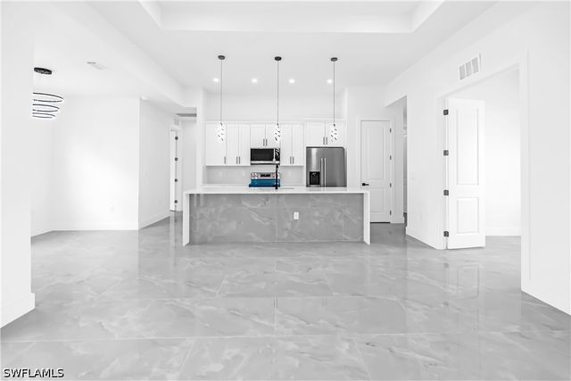716 Connecticut LN, Lehigh Acres, FL 33936