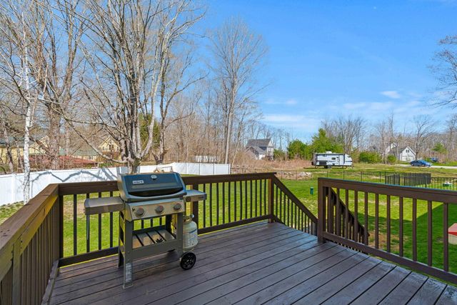 4 Overlook Drive, Epping, NH 03042