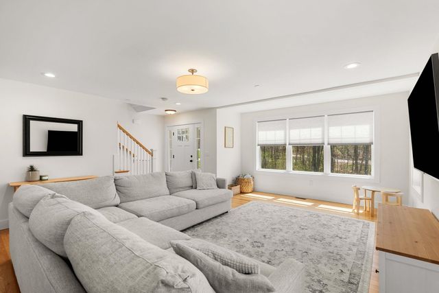 4 Overlook Drive, Epping, NH 03042
