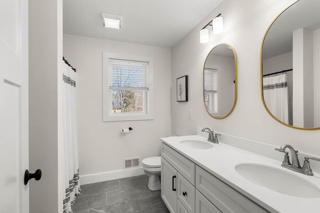 4 Overlook Drive, Epping, NH 03042