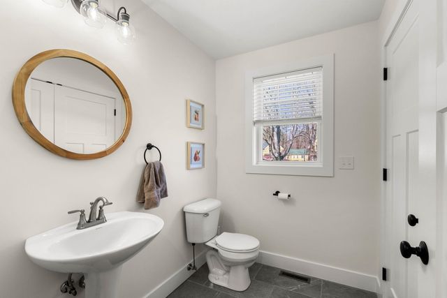 4 Overlook Drive, Epping, NH 03042