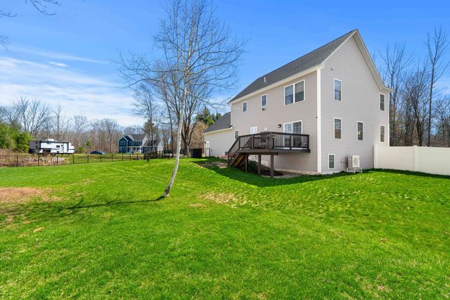 4 Overlook Drive, Epping, NH 03042