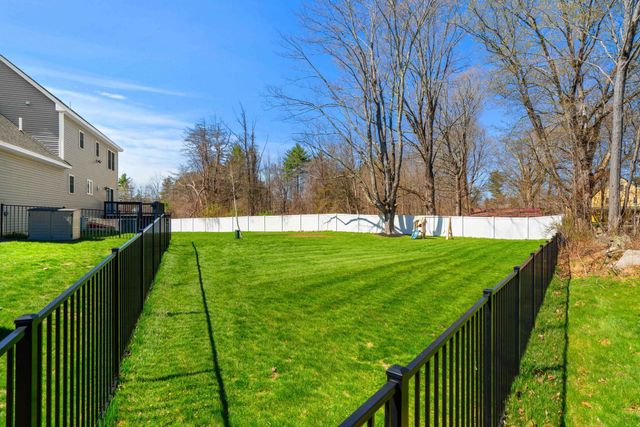 4 Overlook Drive, Epping, NH 03042