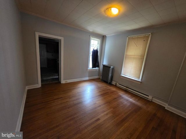 28 S LOCUST ST, Hagerstown, MD 21740