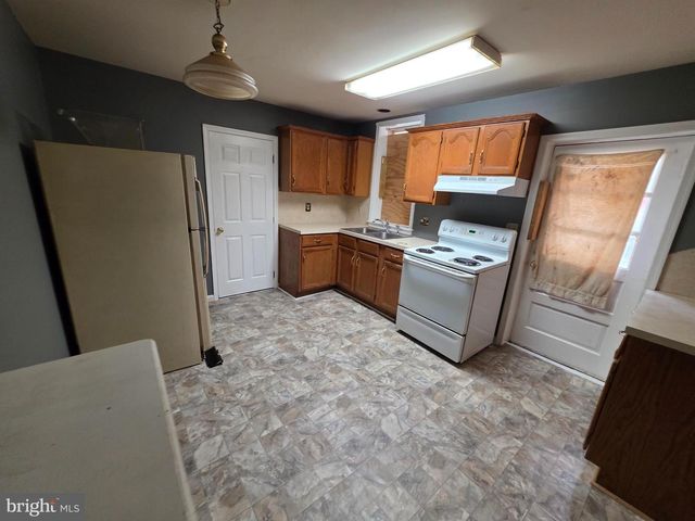 28 S LOCUST ST, Hagerstown, MD 21740