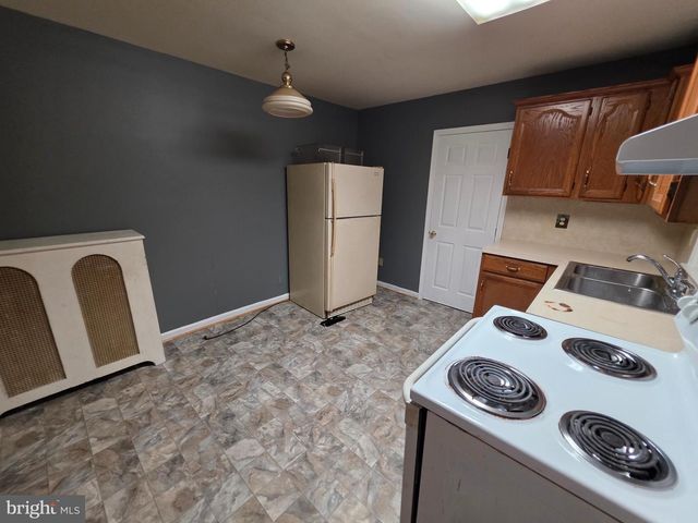 28 S LOCUST ST, Hagerstown, MD 21740