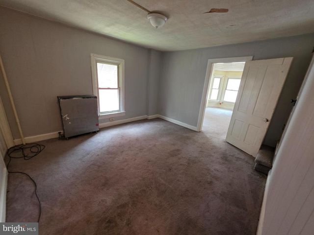 28 S LOCUST ST, Hagerstown, MD 21740