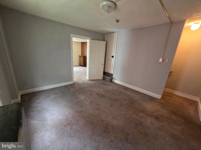 28 S LOCUST ST, Hagerstown, MD 21740