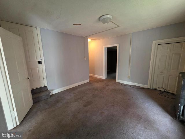 28 S LOCUST ST, Hagerstown, MD 21740