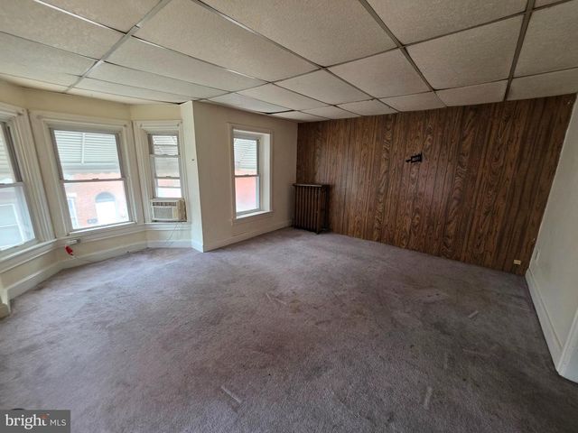 28 S LOCUST ST, Hagerstown, MD 21740