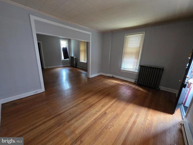 28 S LOCUST ST, Hagerstown, MD 21740