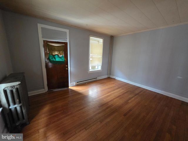 28 S LOCUST ST, Hagerstown, MD 21740