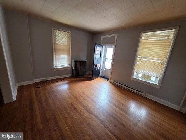 28 S LOCUST ST, Hagerstown, MD 21740