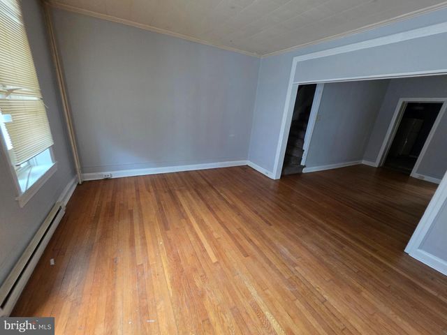 28 S LOCUST ST, Hagerstown, MD 21740