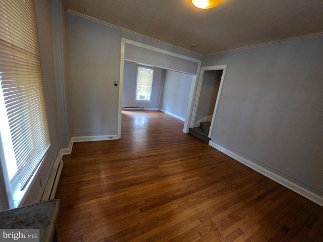 28 S LOCUST ST, Hagerstown, MD 21740