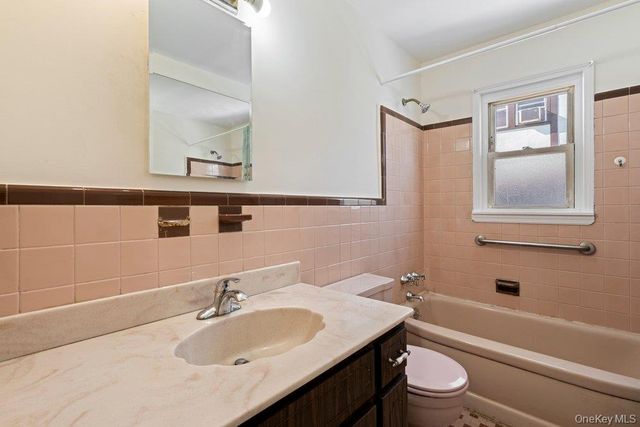 91 Drake Street, Malverne, NY 11565