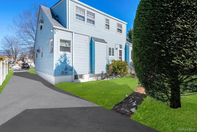 91 Drake Street, Malverne, NY 11565