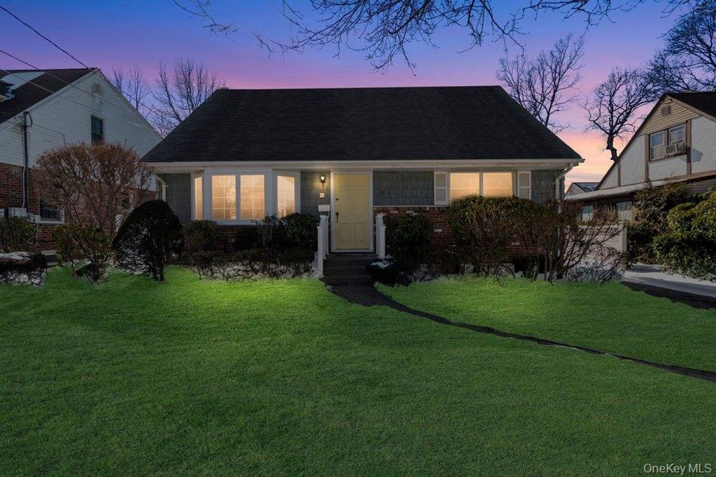 91 Drake Street, Malverne, NY 11565