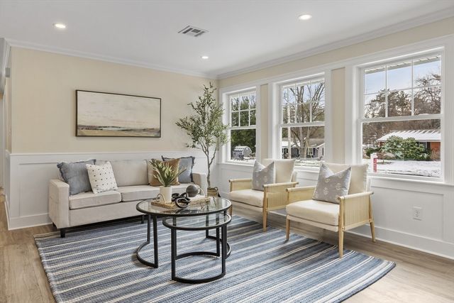 4 Richard Rd, Hudson, MA 01749