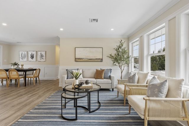 4 Richard Rd, Hudson, MA 01749