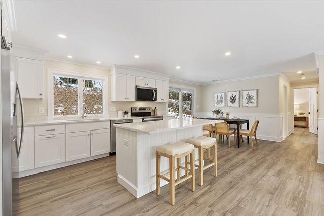 4 Richard Rd, Hudson, MA 01749