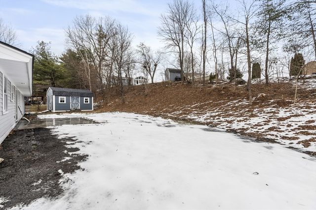 4 Richard Rd, Hudson, MA 01749