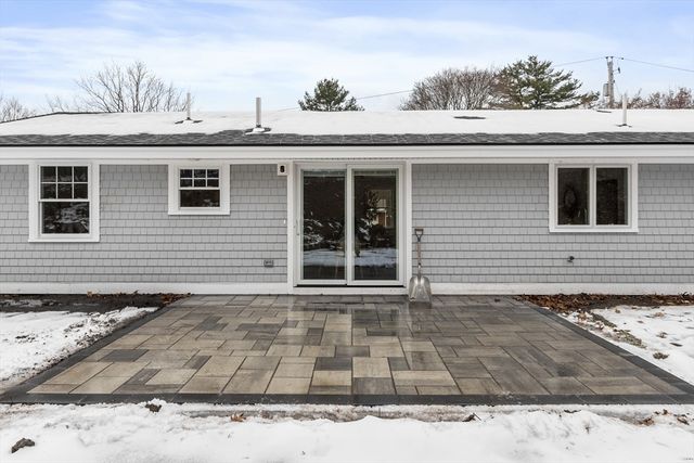4 Richard Rd, Hudson, MA 01749