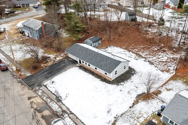 4 Richard Rd, Hudson, MA 01749