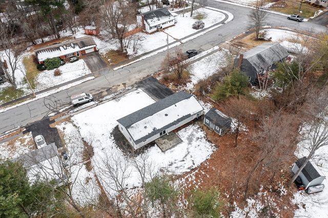 4 Richard Rd, Hudson, MA 01749