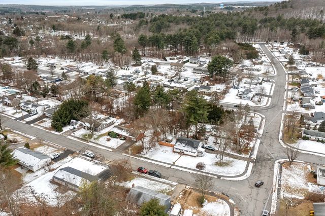 4 Richard Rd, Hudson, MA 01749