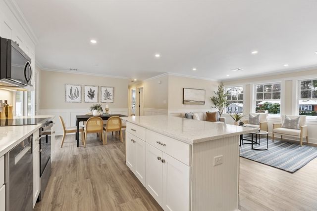 4 Richard Rd, Hudson, MA 01749