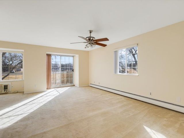 706 Kiwanis Drive 4, Freeport, IL 61032