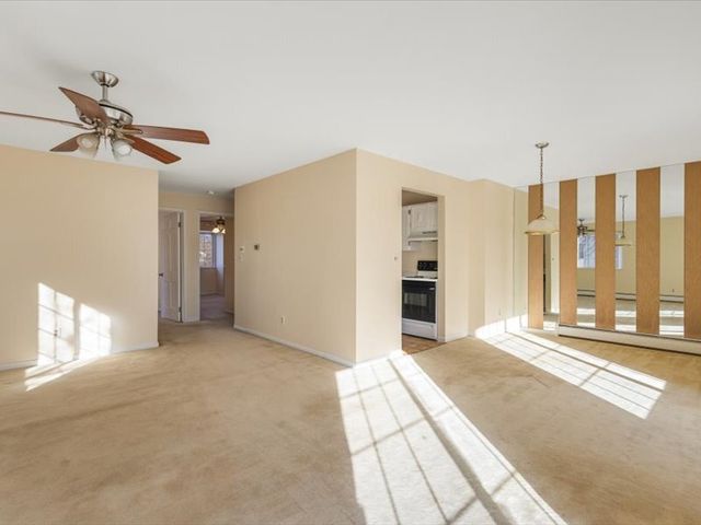 706 Kiwanis Drive 4, Freeport, IL 61032