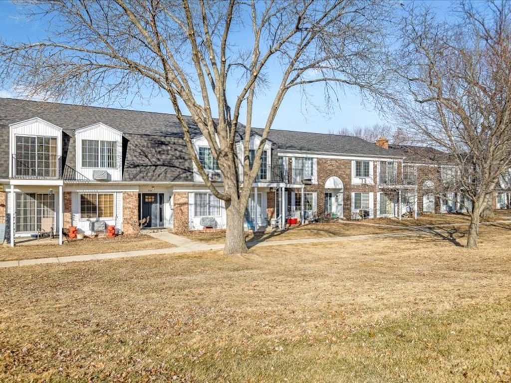 706 Kiwanis Drive 4, Freeport, IL 61032