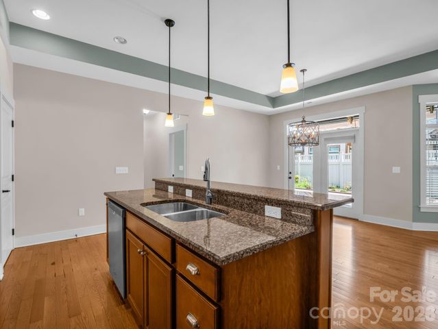 595 Summerfield Place, Flat Rock, NC 28731