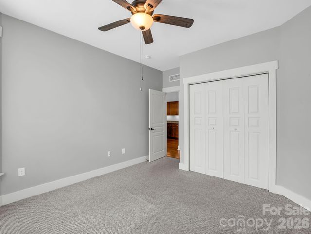 595 Summerfield Place, Flat Rock, NC 28731