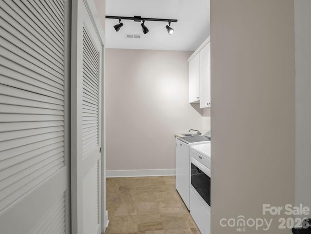 595 Summerfield Place, Flat Rock, NC 28731