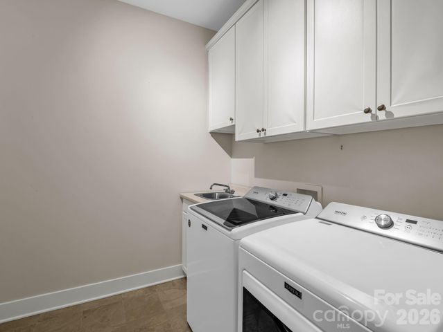 595 Summerfield Place, Flat Rock, NC 28731
