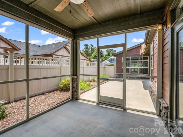 595 Summerfield Place, Flat Rock, NC 28731