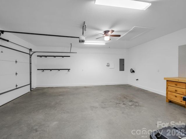 595 Summerfield Place, Flat Rock, NC 28731