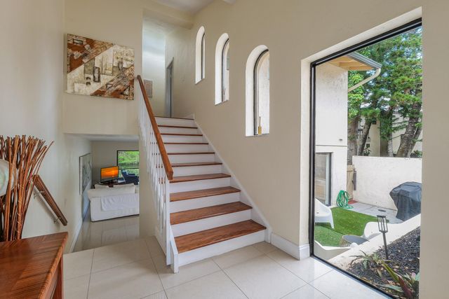 5523 Constant Spring Terrace 222, Lauderhill, FL 33319