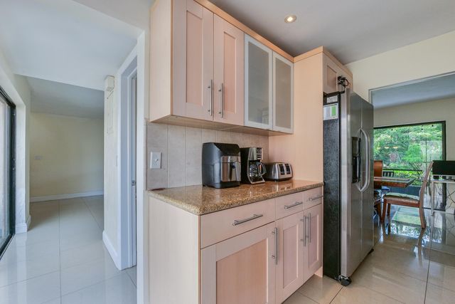 5523 Constant Spring Terrace 222, Lauderhill, FL 33319