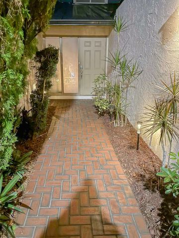 5523 Constant Spring Terrace 222, Lauderhill, FL 33319